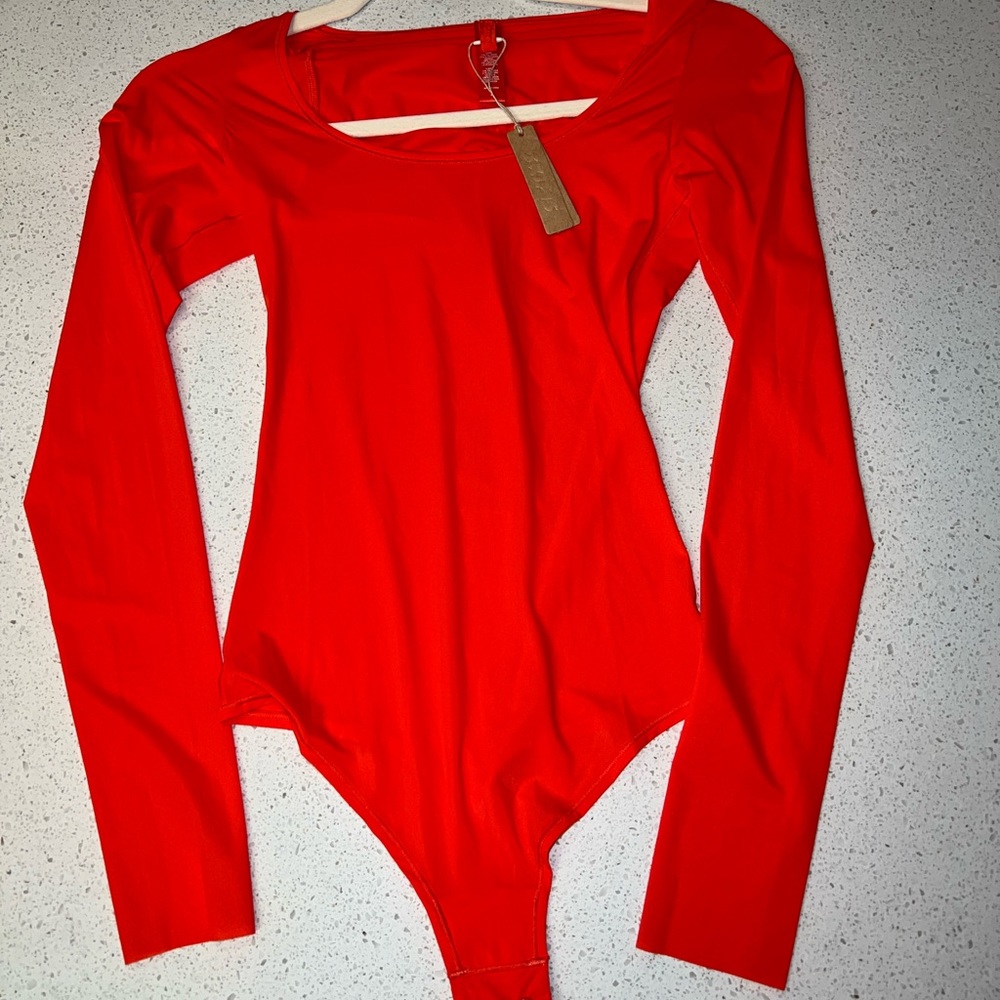 SKIMS JELLY SHEER LONG SLEEVE POPPY BODYSUIT